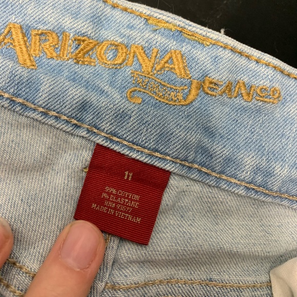 Arizona Ripped Mid-Calf/Short Jeans - Picture 2 of 6